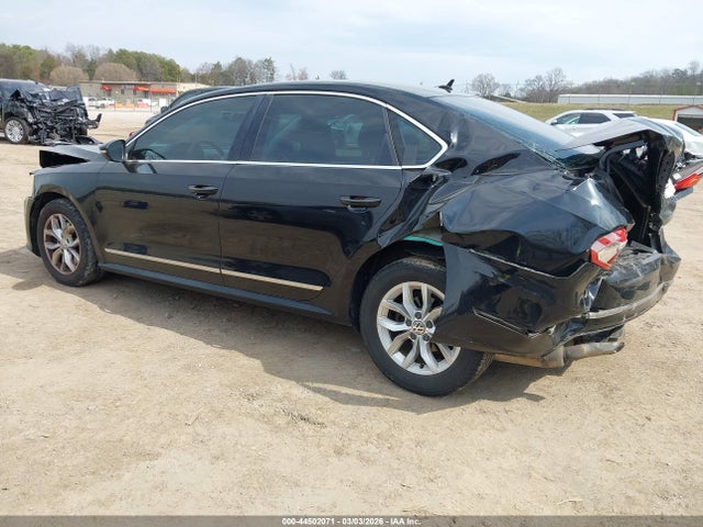 2016 VOLKSWAGEN PASSAT 1VWAT7A37GC019860 Photo 2