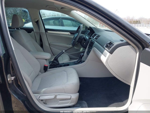 2016 VOLKSWAGEN PASSAT 1VWAT7A37GC019860 Photo 4