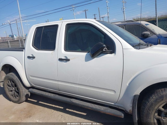 1N6AD0ER9JN745458 Nissan Frontier Sv