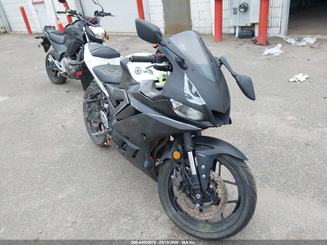 2021 YAMAHA YZFR3 MH3RH18Y3MK008248