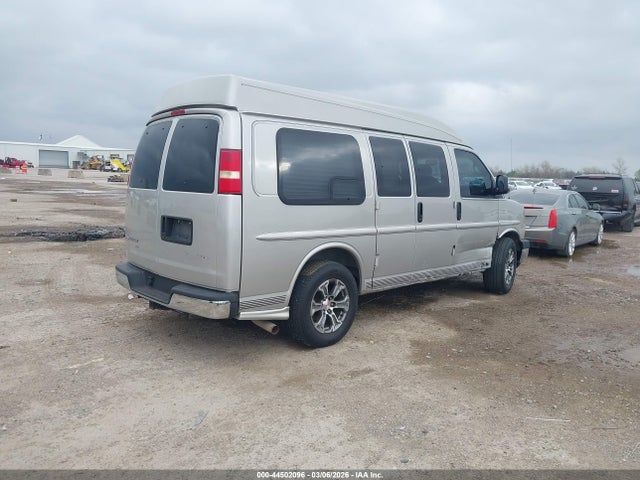 44502096 :رقم المزاد ، 1GDFH15T051149243 vin ، 2005 Gmc Savana Upfitter مزاد بيع