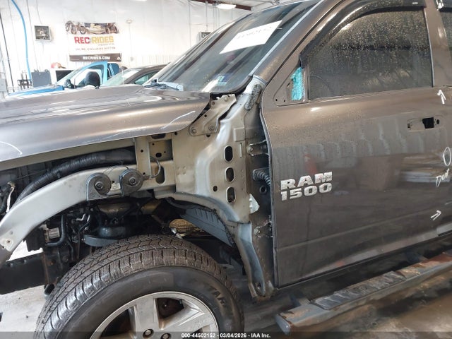 44502152 :رقم المزاد ، 3C6RR7KT1HG618326 vin ، 2017 Ram 1500 مزاد بيع