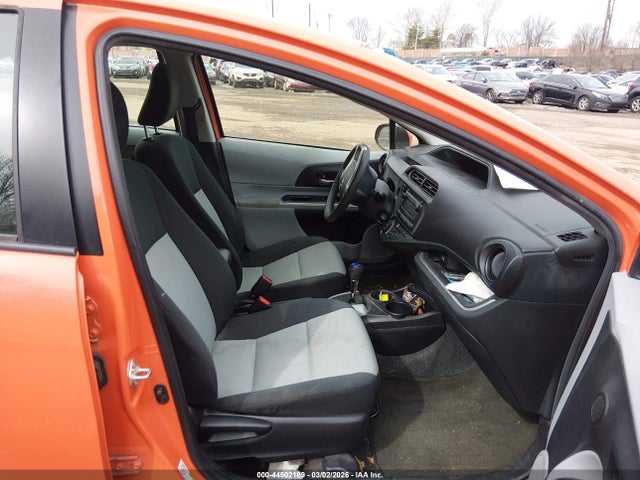 JTDKDTB35E1062680 Toyota Prius C Two