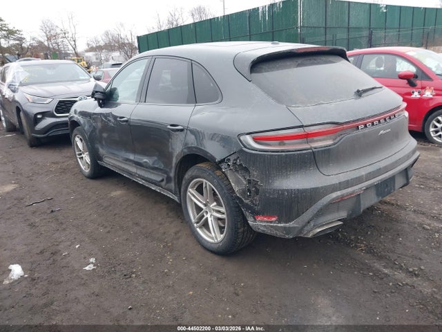2023 PORSCHE MACAN WP1AA2A51PLB08805 Photo 2