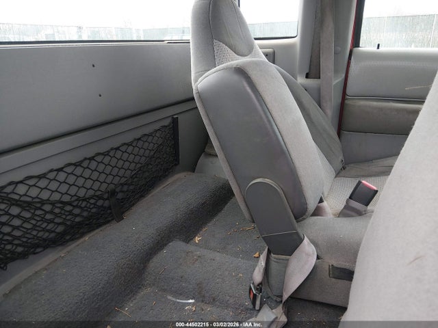 44502215 :رقم المزاد ، 4F4YR16VXYTM15586 vin ، 2000 Mazda B3000 Se/tl مزاد بيع