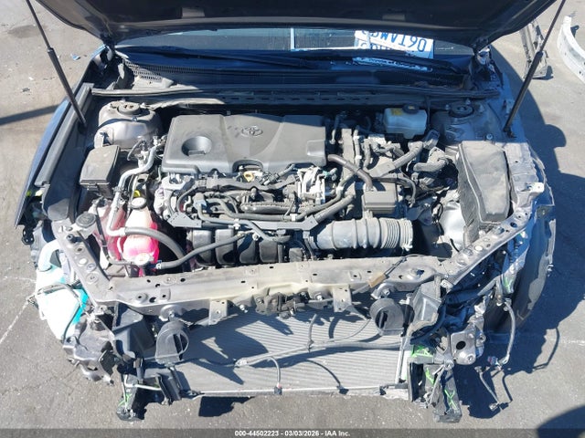 4T1B21HK1JU503668 Toyota Camry Hybrid Se
