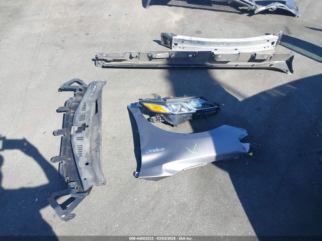 4T1B21HK1JU503668 Toyota Camry Hybrid Se