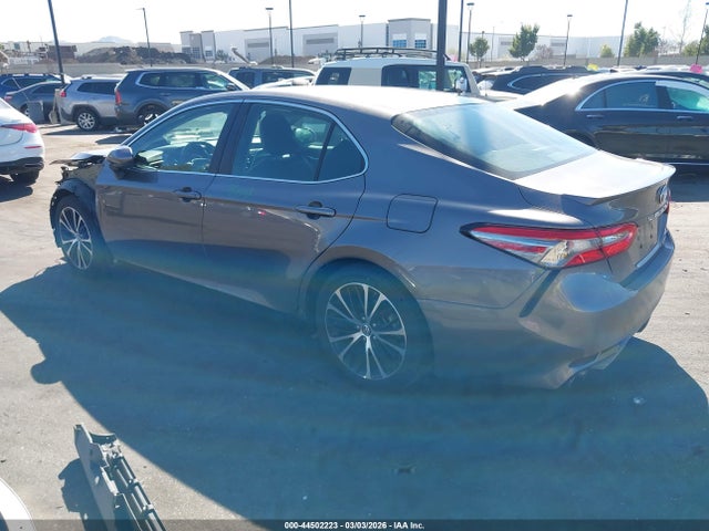 4T1B21HK1JU503668 Toyota Camry Hybrid Se