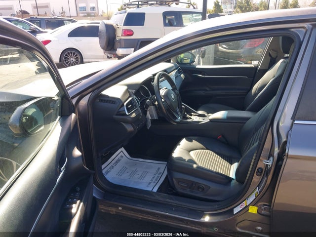 4T1B21HK1JU503668 Toyota Camry Hybrid Se