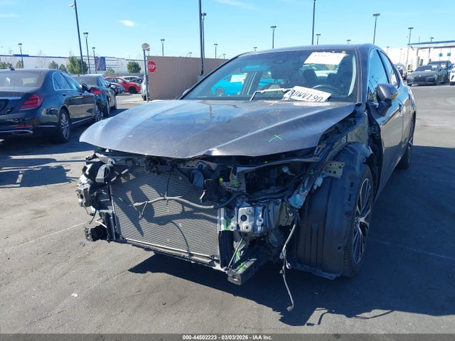 4T1B21HK1JU503668 Toyota Camry Hybrid Se