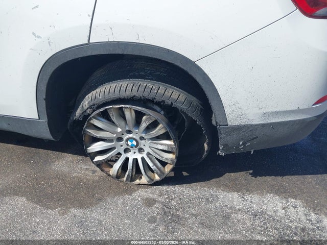 Продажа на аукционе авто 2015 Bmw X1 Sdrive28i, vin: WBAVM1C51FV318788, номер лота: 44502252
