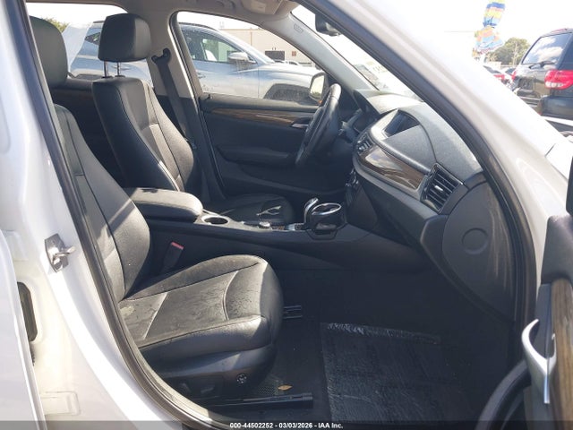 Продажа на аукционе авто 2015 Bmw X1 Sdrive28i, vin: WBAVM1C51FV318788, номер лота: 44502252