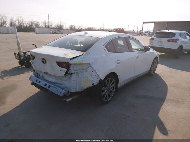44502254 :رقم المزاد ، 3MZBPBDL2NM313783 vin ، 2022 Mazda Mazda3 Premium مزاد بيع