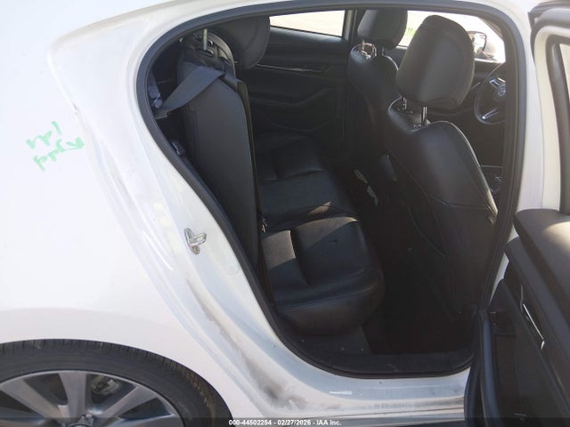 44502254 :رقم المزاد ، 3MZBPBDL2NM313783 vin ، 2022 Mazda Mazda3 Premium مزاد بيع