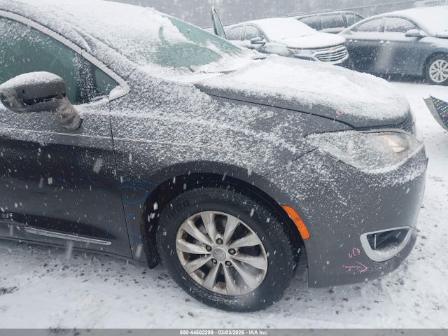 2018 CHRYSLER PACIFICA 2C4RC1BG5JR121984 Photo 5