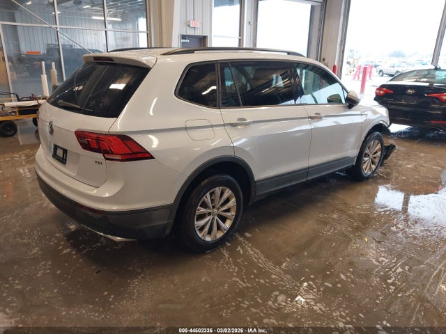 Продаж на аукціоні авто 2018 Volkswagen Tiguan 2.0t S, vin: 3VV1B7AX2JM022276, номер лоту: 44502336