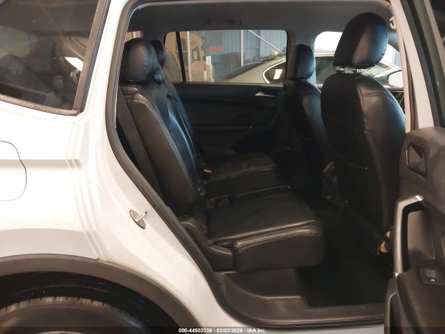Продаж на аукціоні авто 2018 Volkswagen Tiguan 2.0t S, vin: 3VV1B7AX2JM022276, номер лоту: 44502336