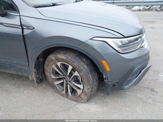 2024 Volkswagen Tiguan 2.0t S მანქანა იყიდება აუქციონზე, vin: 3VVRB7AX9RM101152, აუქციონის ნომერი: 44502386