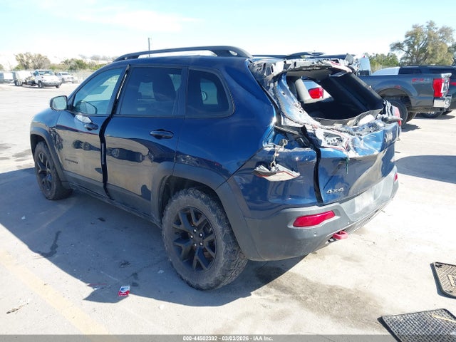 44502392 :رقم المزاد ، 1C4PJMBX6JD547300 vin ، 2018 Jeep Cherokee Trailhawk 4x4 مزاد بيع