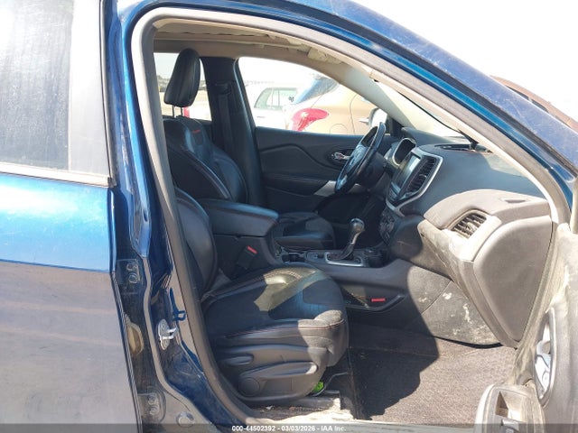 44502392 :رقم المزاد ، 1C4PJMBX6JD547300 vin ، 2018 Jeep Cherokee Trailhawk 4x4 مزاد بيع