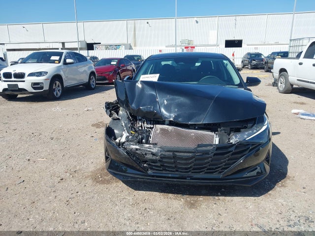 KMHLM4AG2MU102723 Hyundai ELANTRA SEL