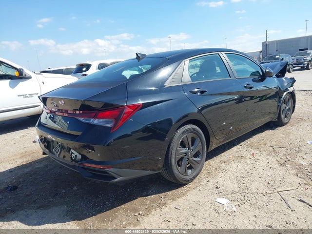 KMHLM4AG2MU102723 Hyundai ELANTRA SEL