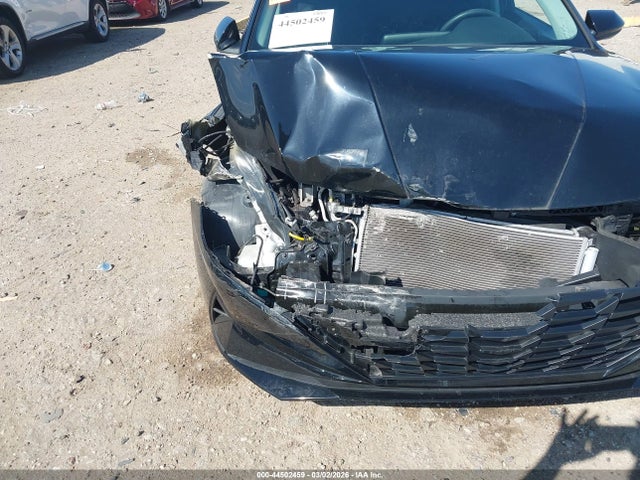 KMHLM4AG2MU102723 Hyundai ELANTRA SEL