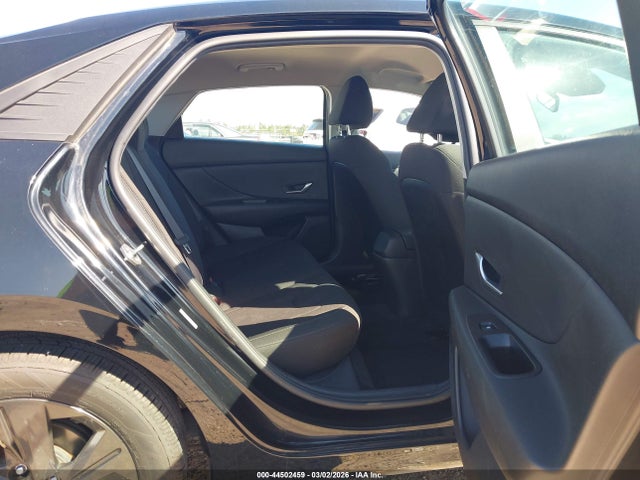 KMHLM4AG2MU102723 Hyundai ELANTRA SEL