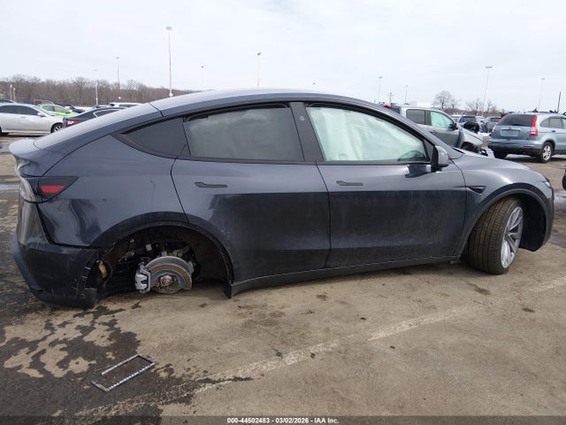 2026 Tesla Model Y Long Range Launch Series/premium All-wheel Drive მანქანა იყიდება აუქციონზე, vin: 7SAYGDEE0TA498359, აუქციონის ნომერი: 44502483