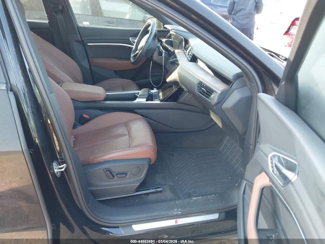 44502491 :رقم المزاد ، WA11AAGE3NB024047 vin ، 2022 Audi E-tron Sportback Premium S Line Quattro مزاد بيع