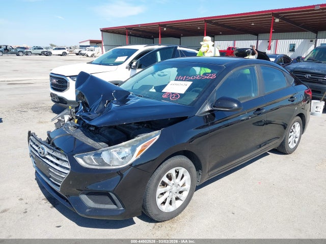 3KPC24A3XJE030851 Hyundai Accent Sel