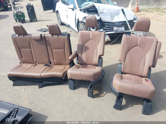 5TDADAB53SS017043 Toyota Grand Highlander Hybrid Platinum Max