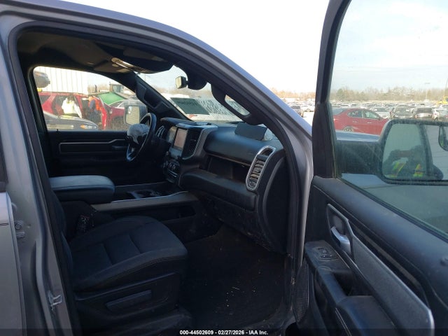 2022 RAM 1500 1C6RRFFG0NN308114 Photo 4