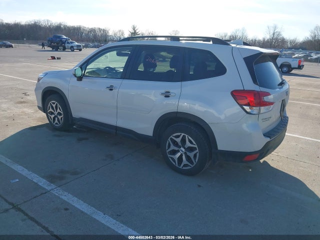 2021 Subaru Forester Premium მანქანა იყიდება აუქციონზე, vin: JF2SKAJC2MH417579, აუქციონის ნომერი: 44502643