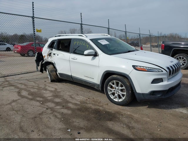 44502741 :رقم المزاد ، 1C4PJLCB0FW671412 vin ، 2015 Jeep Cherokee Latitude مزاد بيع