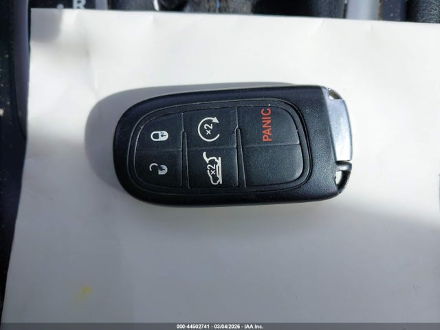 44502741 :رقم المزاد ، 1C4PJLCB0FW671412 vin ، 2015 Jeep Cherokee Latitude مزاد بيع