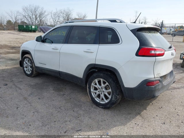 44502741 :رقم المزاد ، 1C4PJLCB0FW671412 vin ، 2015 Jeep Cherokee Latitude مزاد بيع