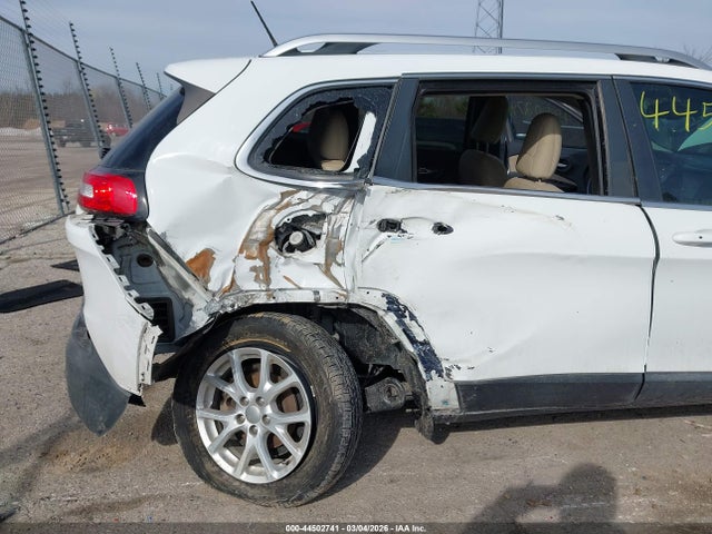 44502741 :رقم المزاد ، 1C4PJLCB0FW671412 vin ، 2015 Jeep Cherokee Latitude مزاد بيع