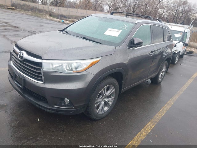Toyota Highlander Xle V6 2015 5TDJKRFH9FS170895 Image 2