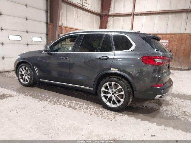 2019 BMW X5 5UXCR6C55KLL40659 Photo 2