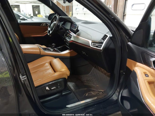2019 BMW X5 5UXCR6C55KLL40659 Photo 4