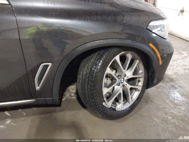 2019 BMW X5 5UXCR6C55KLL40659 Photo 5