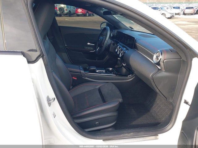 2023 MERCEDES-BENZ CLA 250 COUPE W1K5J4HBXPN357480 Photo 4