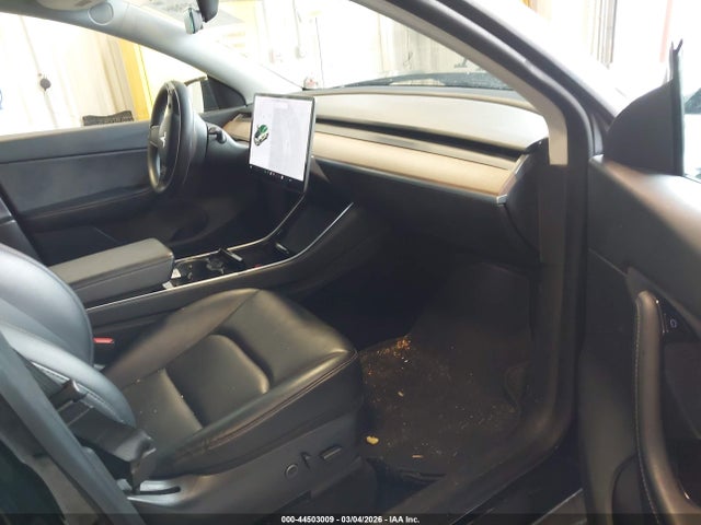 2021 TESLA MODEL Y 5YJYGDEE9MF078391 Photo 4
