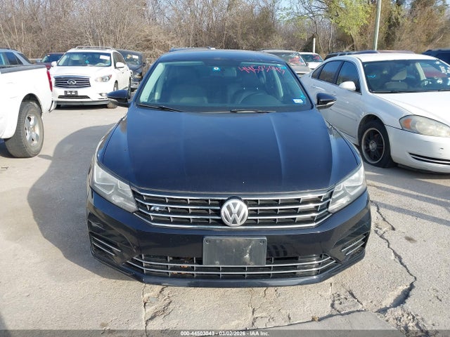 1VWDT7A39HC062076 Volkswagen Passat 1.8t R-line
