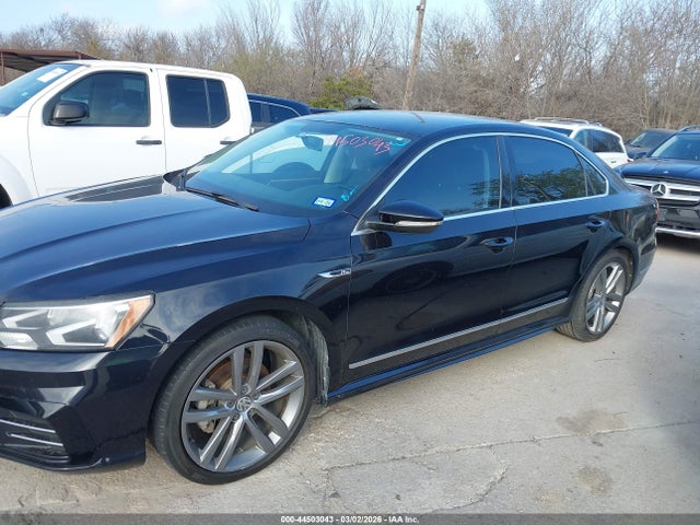 1VWDT7A39HC062076 Volkswagen Passat 1.8t R-line
