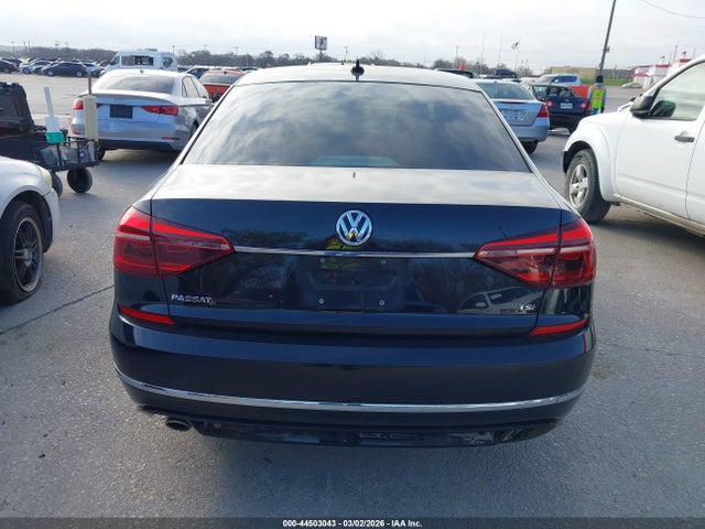 1VWDT7A39HC062076 Volkswagen Passat 1.8t R-line