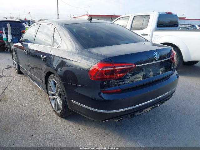 1VWDT7A39HC062076 Volkswagen Passat 1.8t R-line