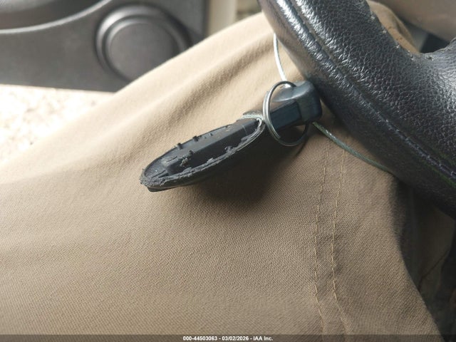 2010 MINI COOPER WMWMF3C54ATZ21885 Photo 10