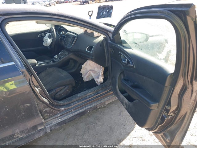 2015 Chrysler 200 Limited მანქანა იყიდება აუქციონზე, vin: 1C3CCCAB3FN752281, აუქციონის ნომერი: 44503235